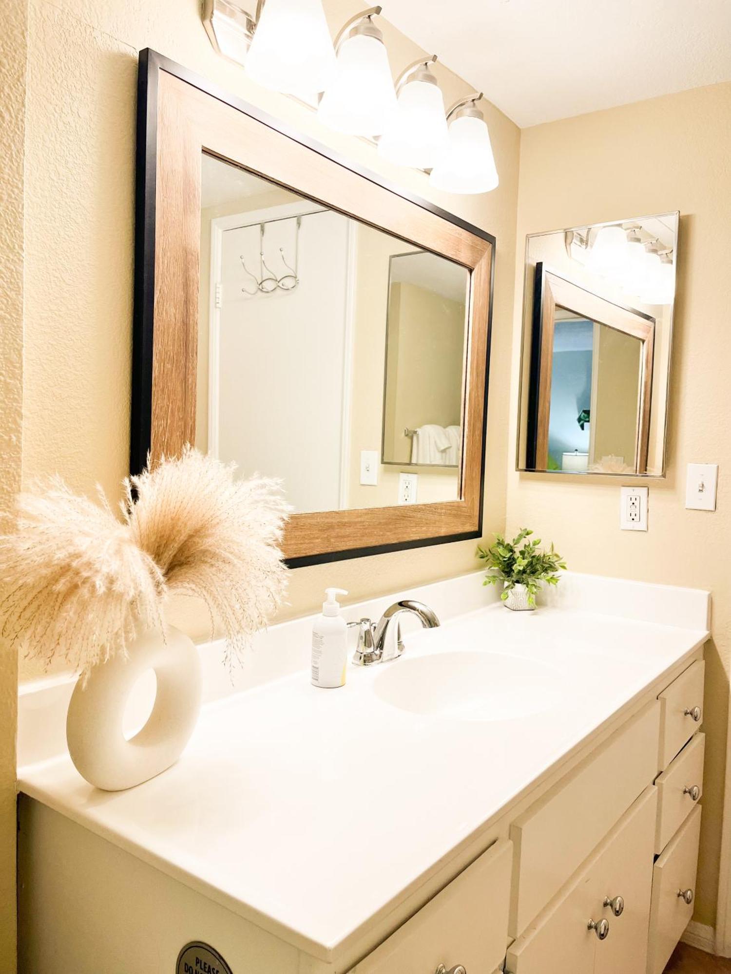 Stylish 2 Bedroom Near Ontario Airport Фонтана Екстериор снимка